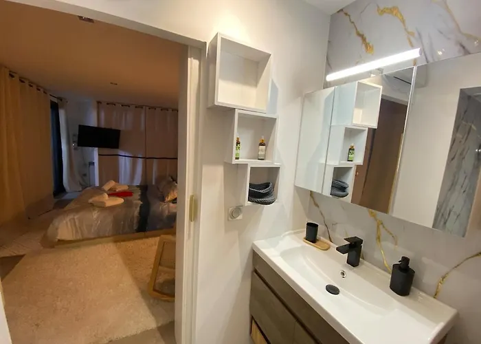 Avec Sauna Et Jacuzzi Apartment