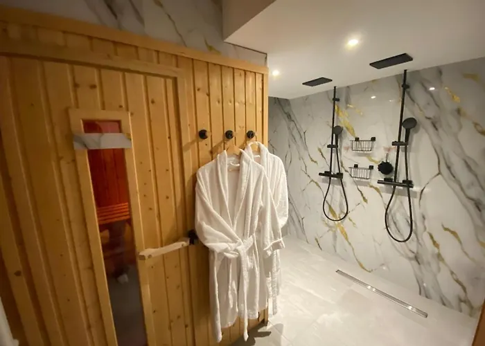 شقة Avec Sauna Et Jacuzzi Saint-Raphaël